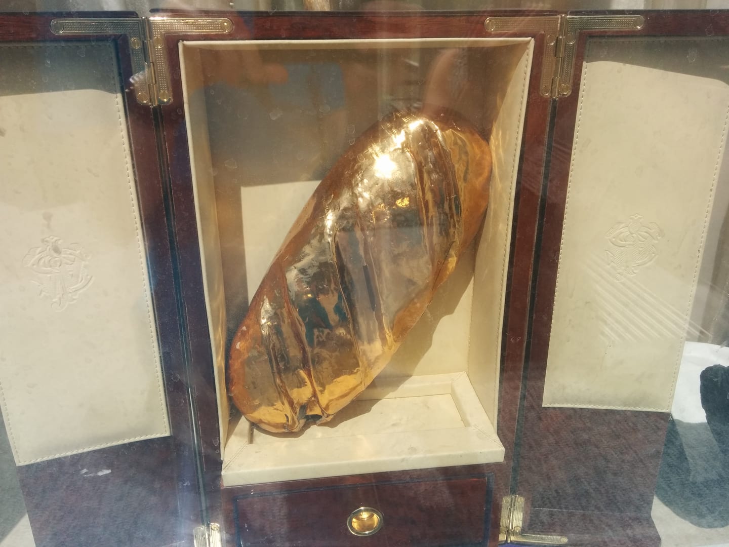 Mezhyhirya Residence Golden Bread